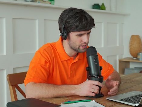 Jak wybrać mikrofon do domowego studia nagrań? Kompleksowy przewodnik