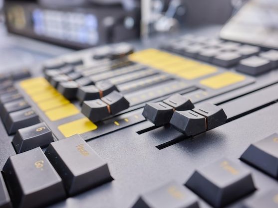 Techniki miksowania audio krok po kroku – Kompletny przewodnik dla profesjonalistów